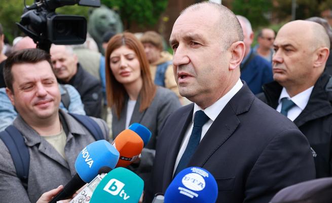 „Фантастични договори за елементарни дейности“: Румен Радев разкри мащабна схема