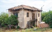 Необитаеми жилища: България е с 1.7 млн. празни домове, всяко трето домакинство е едночленно