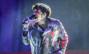 Фронтменът на Bring Me the Horizon със сътресение, след като фен го удари с телефон