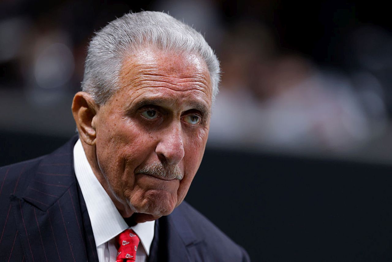 <p><strong>4. Артър Бланк (Arthur Blank)</strong></p>

<p>Нетно състояние: $10.4 милиарда</p>

<p>Майка: Моли Бланк (Molly Blank)</p>

<p>Източник на богатство: The Home Depot</p>
