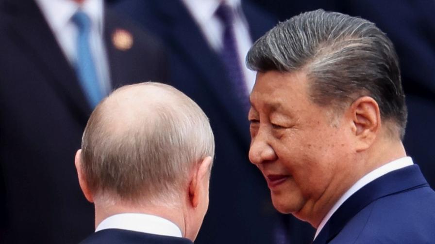 <p>Путин получи спасителен пояс от Си Дзинпин след години застой</p>
