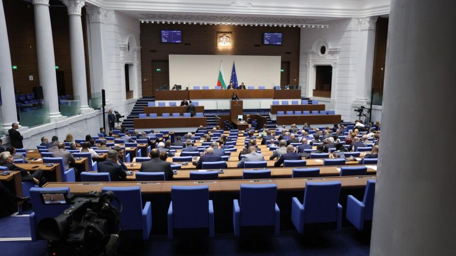 НС разглежда промени в бюджета за увеличение на пенсиите