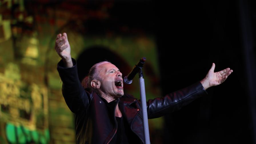 <p>Метъл легендата Брус Дикинсън от Iron Maiden: Желая ви хубав живот, вие го заслужавате</p>