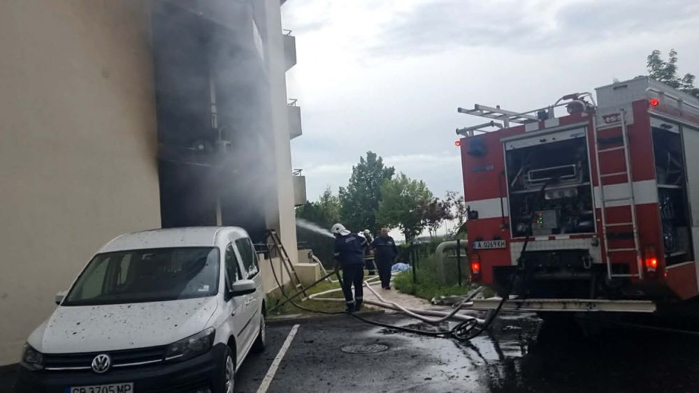 <p>Пожар хотел зенит слънчев бряг</p>