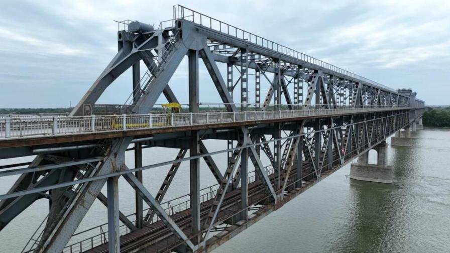 Утре спират движението по Дунав мост при Русе