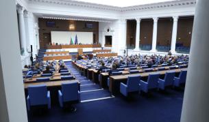 На първо четене: НС обсъжда проектобюджета на ДОО за 2026 г.
