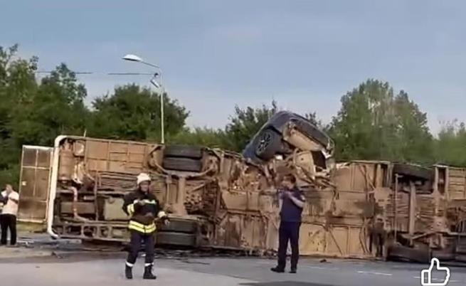 Прокуратурата за катастрофата с автобус в София: Шофьорите на колите са организирали незаконна гонка