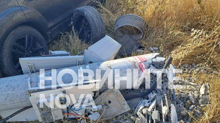 Пиян бутна електрически стълб и остави част от село без ток