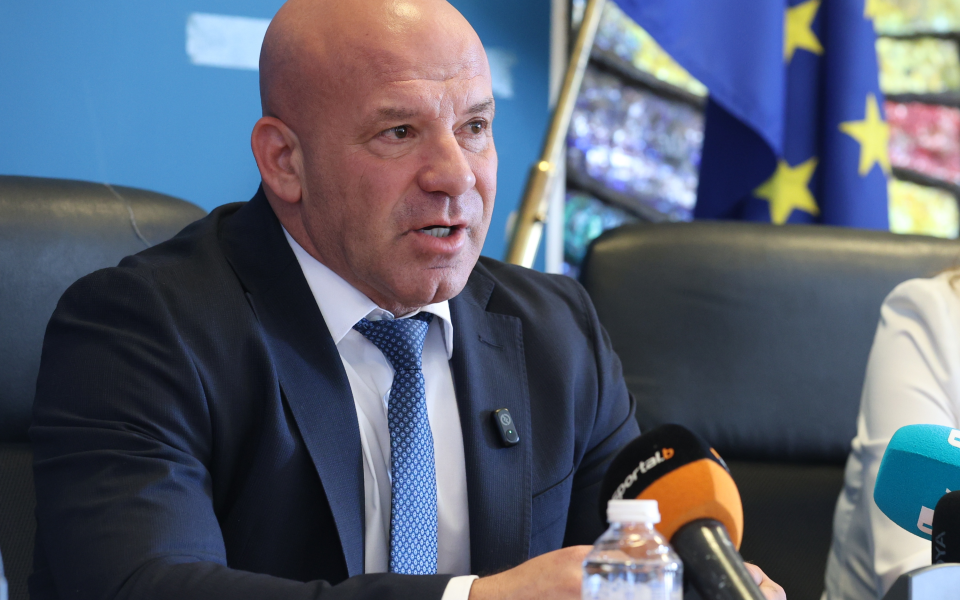 Министър Керязов: Ще имаме среща за стадиона на ЦСКА, инвеститорът е дал тройно повече от оценката на имота