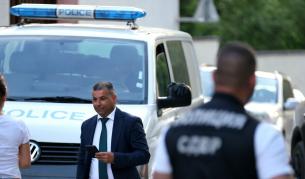 Гонка с наркодилър в София, ударени патрулки и коли