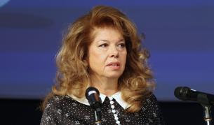 <p>Йотова с остра реакция след палежа на&nbsp;коли на българското посолство в Скопие</p>