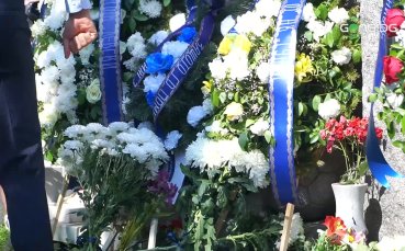 55 години без Гунди и Котков, Левски почете Непрежалимите