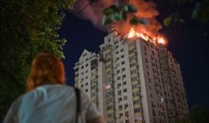 <p>Русия нанесе удари по Украйна, жертви в Сумска област и Кривой Рог - Киев отбелязва ден на траур</p>