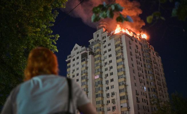 Нови руски удари взеха жертви в Украйна, Киев е в траур след най-смъртоносната атака тази година