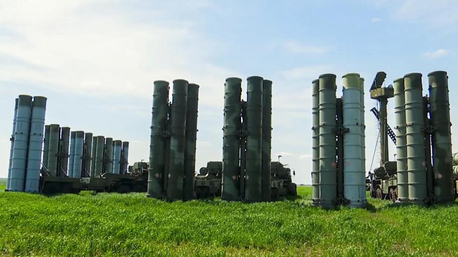 Украйна нанесе масирани въздушни удари в Русия