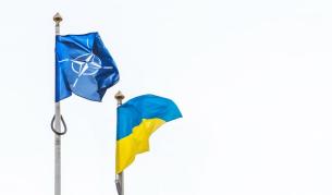 НАТО отпуска 70 млрд. евро за Украйна, Русия предупреди за „катастрофа“