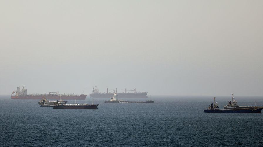 <p>Ормузкият проток е затворен до второ нареждане</p>
