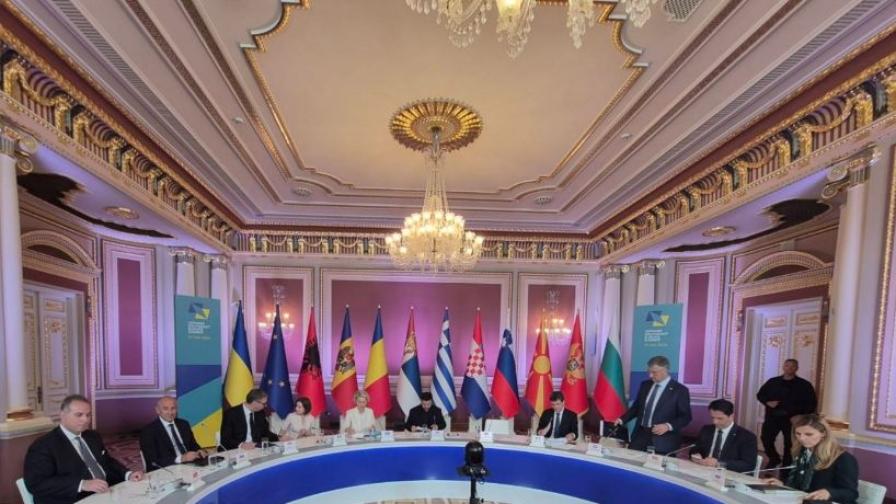 Министърът на външните работи Велислава Петрова по време на посещението си в Киев, където участва в Срещата на върха „Украйна - Югоизточна Европа“.