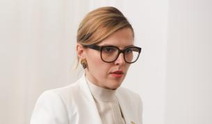 Министърът на външните работи Велислава Петрова