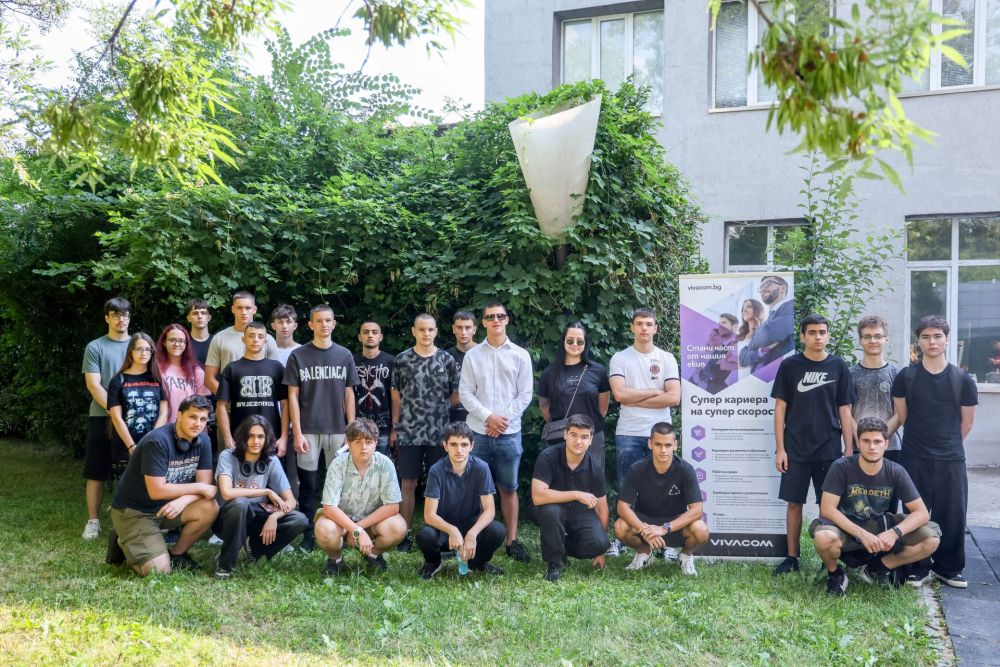Първа среща с телекомуникациите: Vivacom отваря вратите на технологичния сектор за ученици от 10 града