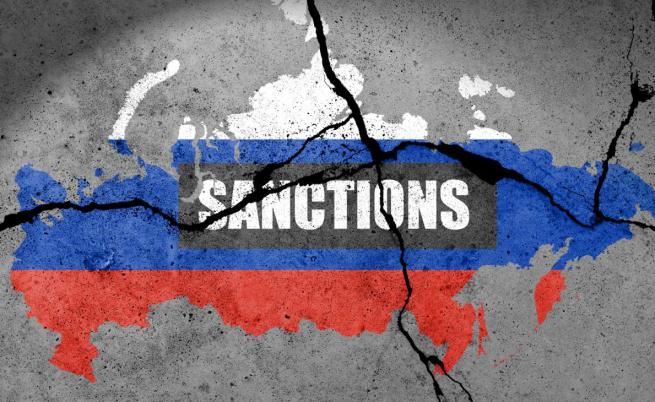 Последният пакет санкции срещу Русия: Таванът на руския петрол ще важи 12 месеца
