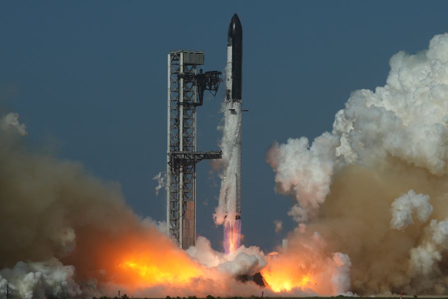 <p>Ракетата Starship изпълни нов тестов полет.</p>