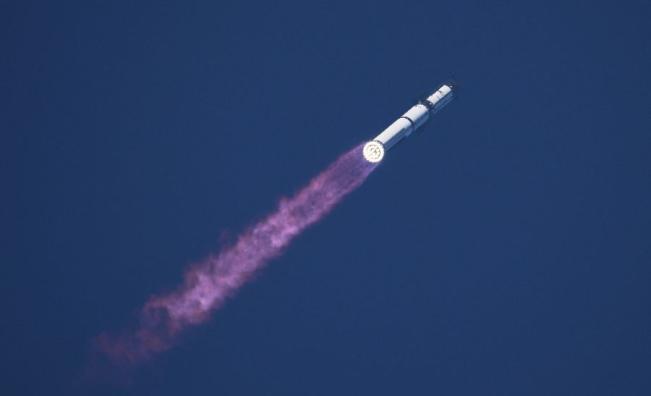 Мъск изстреля „чудовището“ Starship: Най-мощната ракета в света направи нов тест в подготовка за мисии до Луната