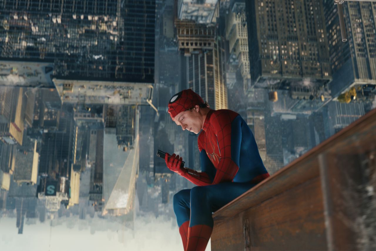 <p>Новият филм от поредицата на Marvel връща Питър Паркър обратно на улиците на Ню Йорк след събитията от &bdquo;Без път към дома&ldquo;. Разгледайте ексклузивните кадри от &bdquo;Спайдър-Мен: Нов ден&ldquo;, които загатват за по-зрялата атмосфера, драматичните обрати в живота на героя и зрелищните актьорски превъплъщения, оценени от критиката като най-доброто за Човека-паяк от десетилетия насам.</p>