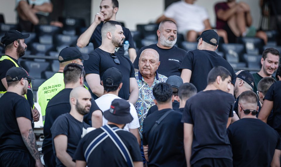 Феновете на Славия в нов спор с президента на клуба1