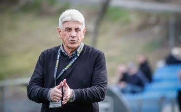 Бившият треньор на Спартак Варна официално пое отбор в Дубай