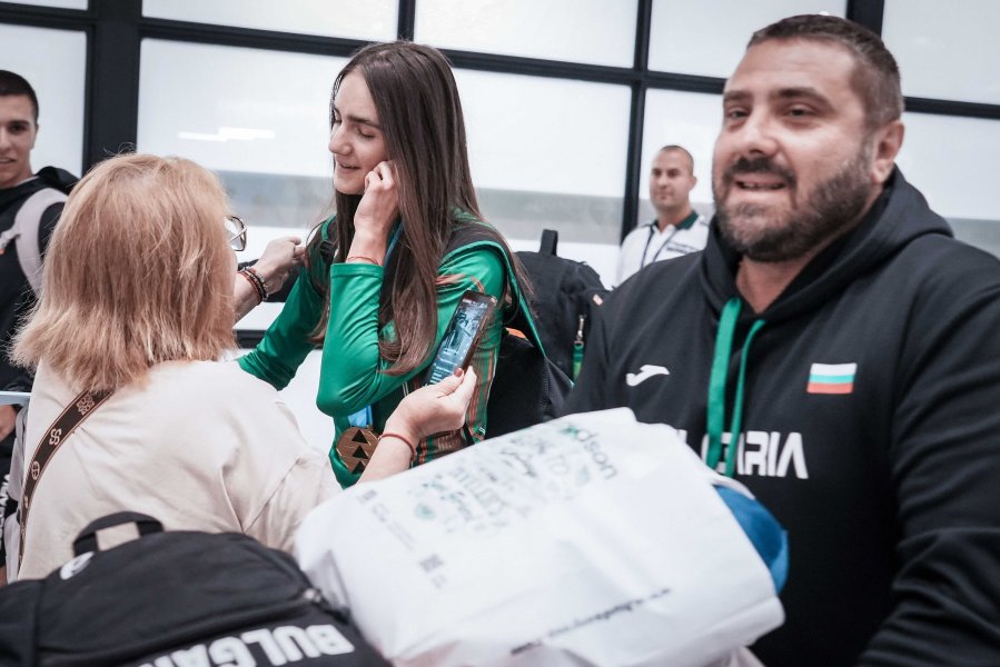 Посрещане на световната шампионка Виктория Ангелова1