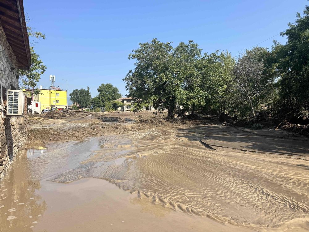 Струмяни получи още 9000 литра питейна вода от Държавния резерв