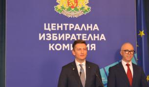 Министър Василев се срещна с ЦИК