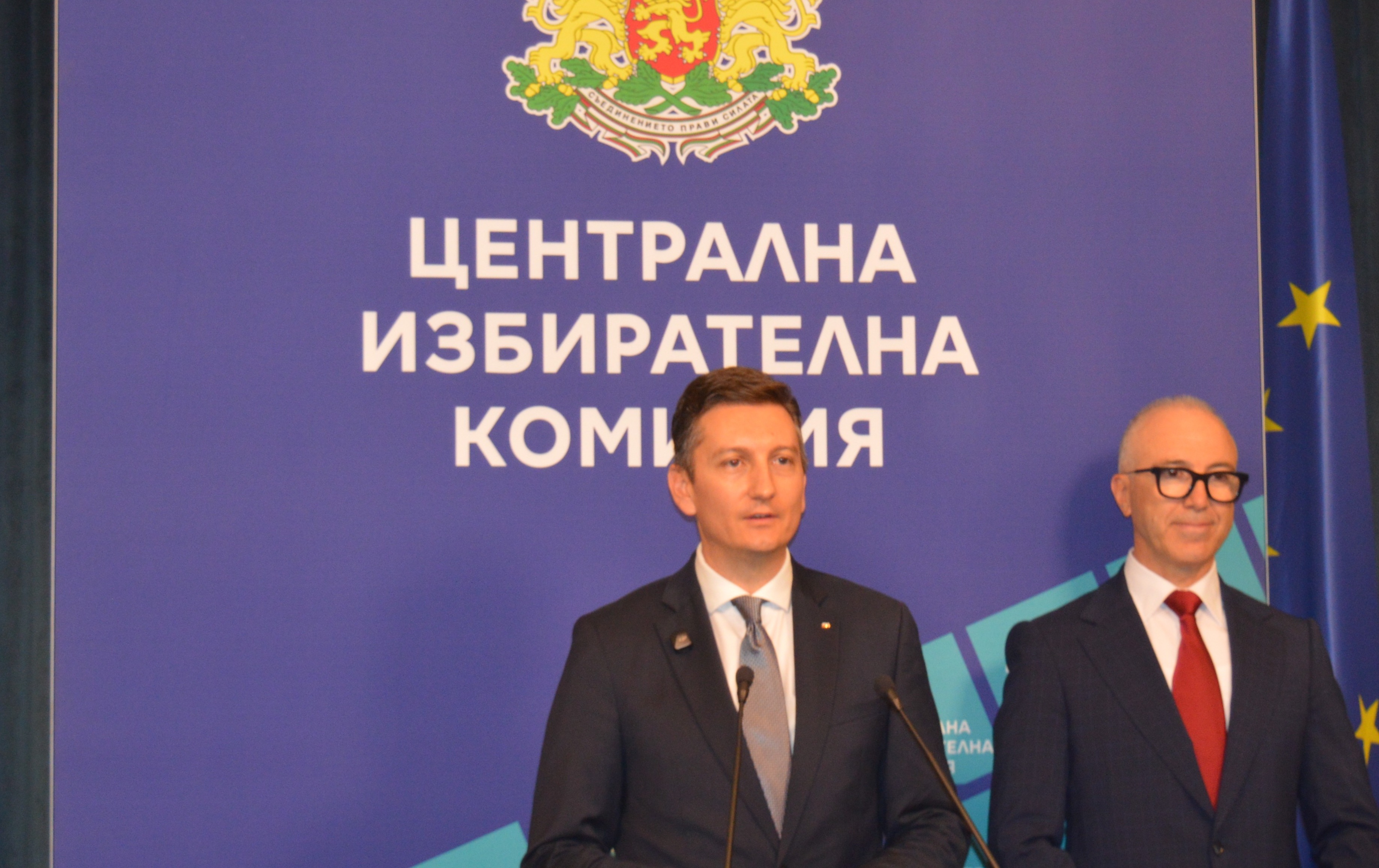 Министър Василев се срещна с ЦИК