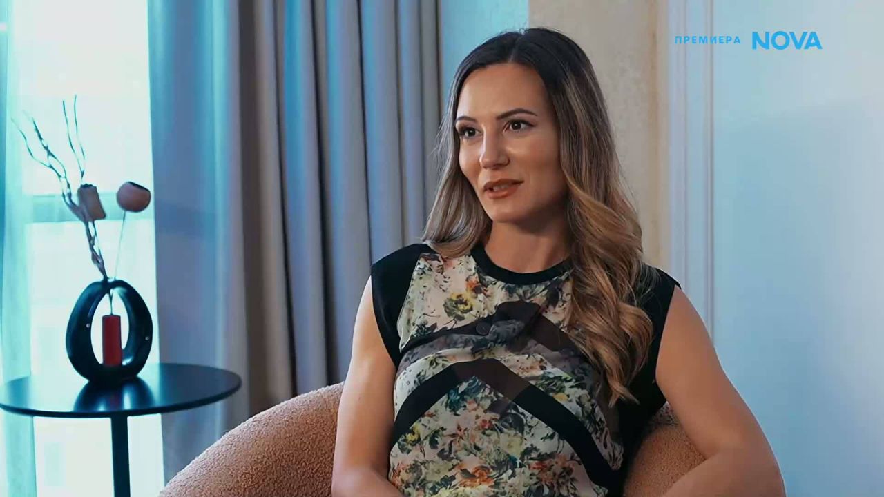 <p>30-годишната Виктория Бойкова от племето &bdquo;Обречени&ldquo; работи на две места като счетоводител и е шампионка по ориентиране. Подготвяна от Генчо, тя влиза на Арената с готовност да стиска зъби през болката и да стигне до самия финал.</p>