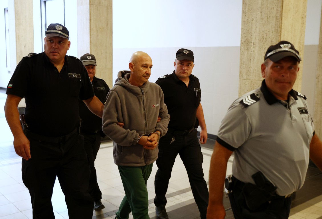 Обвиняемият за палежите на автомобили в София остава в ареста
