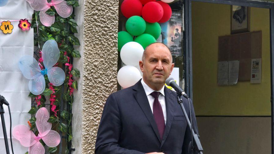 Радев: Всяко дете в България има право на равен достъп до качествено образование