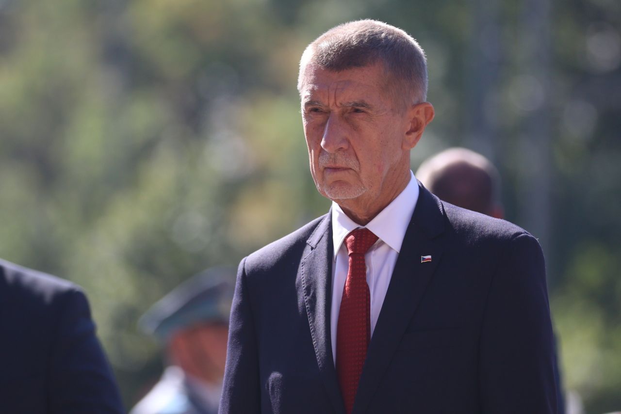 <p>Министър-председателят Румен Радев посрещна с официална церемония и държавни почитания чешкия си колега Андрей Бабиш в рамките на официалното му посещение в България за укрепване на двустранните отношения и икономическите връзки.</p>