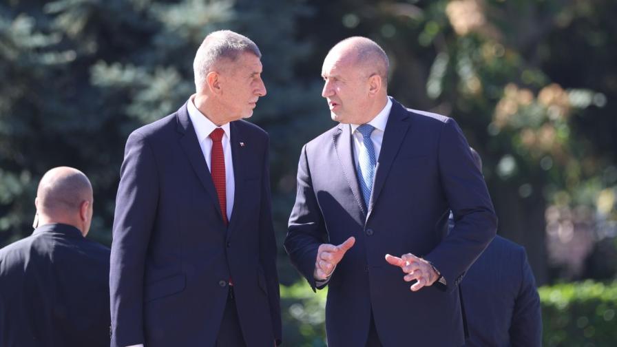 Министър-председателят Румен Радев посрещна с официална церемония и държавни почитания чешкия си колега Андрей Бабиш в рамките на официалното му посещение в България за укрепване на двустранните отношения и икономическите връзки