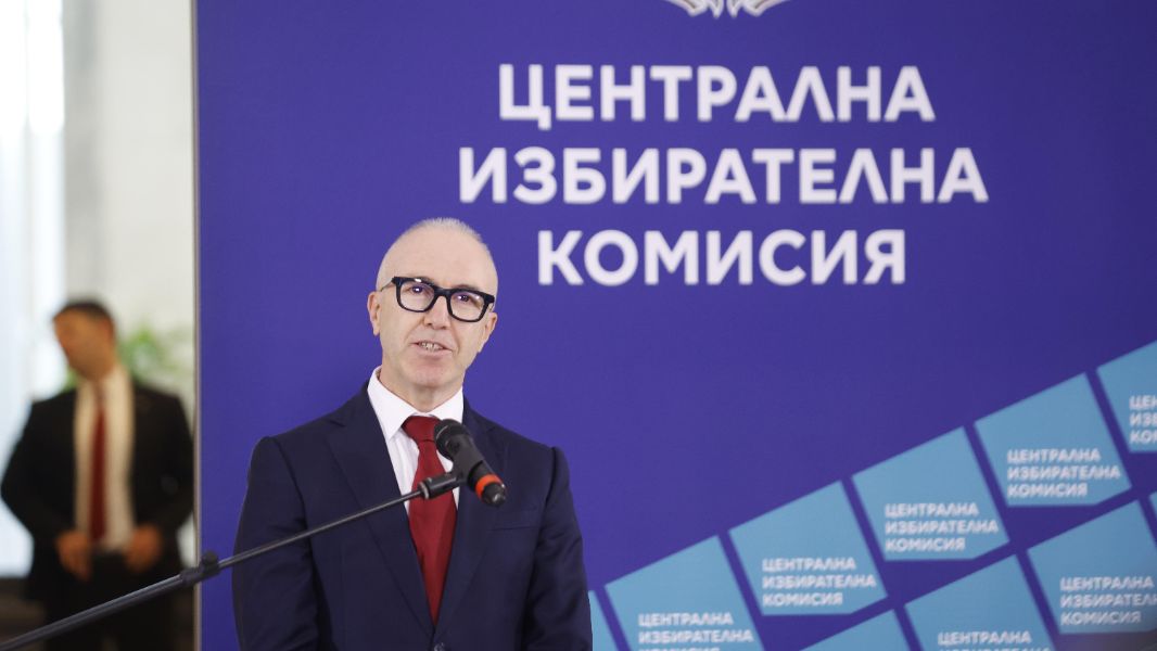 <p>ЦИК изтегли номерата на кандидатите за президентските избори.</p>