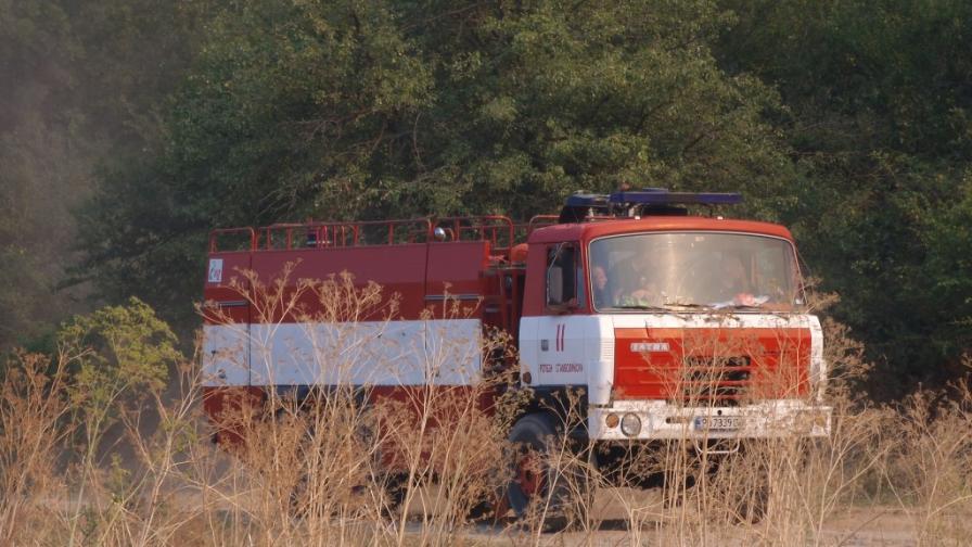 Евакуация, задействаха BG-Alert край Песнопой, пожарът е овладян