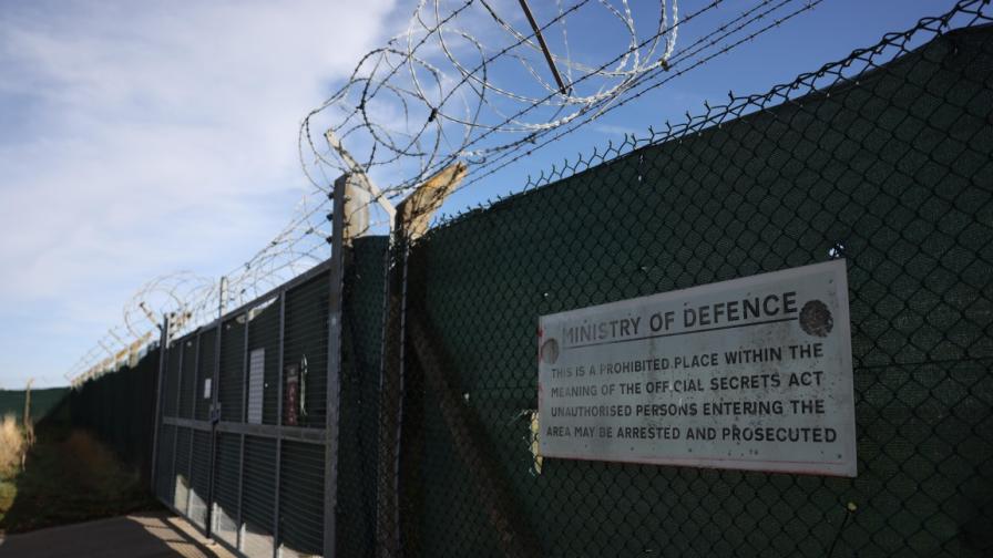 Ново развитие за вероятните терористи край военна база в Англия