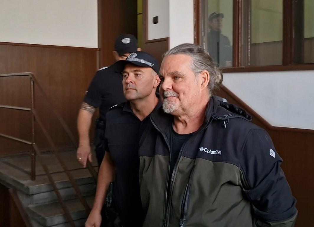 Испанският шаман, обвинен за дрога край Калофер, остава в ареста