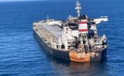 Кораб, ударен от дрон край Одеса, дрейфува в Черно море