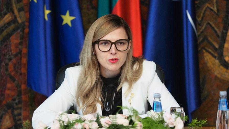 Министърът на външните работи Велислава Петрова на посещение в Нидерландия