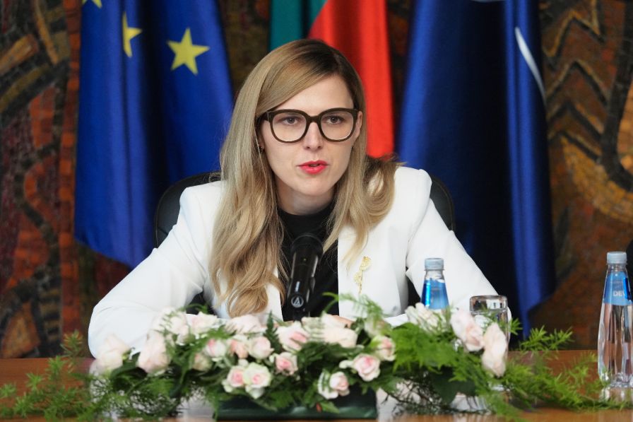 Министърът на външните работи Велислава Петрова на посещение в Нидерландия