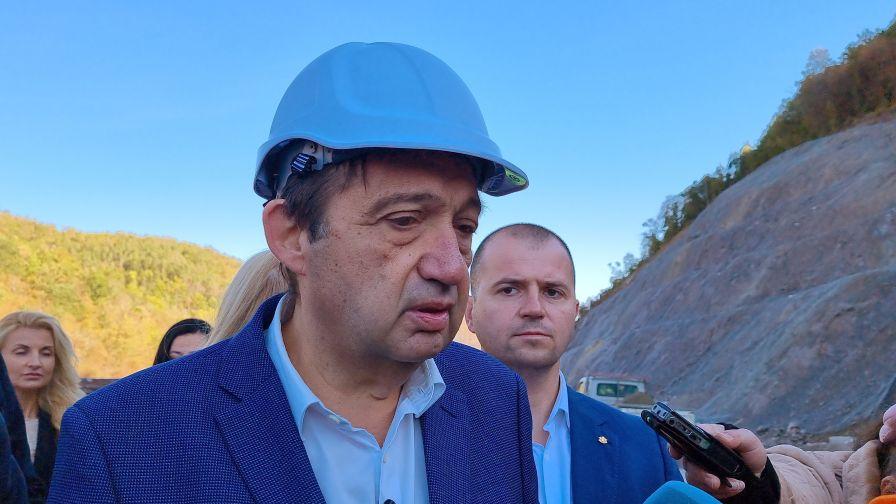 Шишков: Пътят Мездра - Ботевград ще бъде завършен в рамките на година