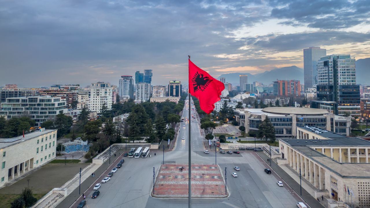 Може ли Албания да скъса с корупцията