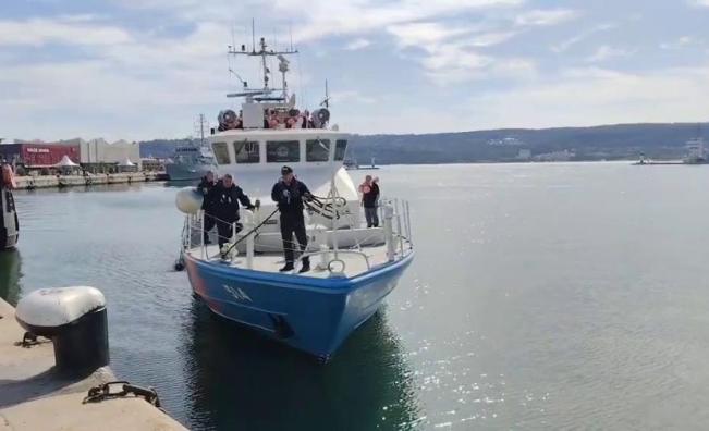 Продължава издирването на екипажа на потъналия кораб в Черно море
