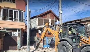 Удар срещу фентанила в Пловдив: Събарят тайни наркодепа и скривалища на дилъри в "Столипиново"